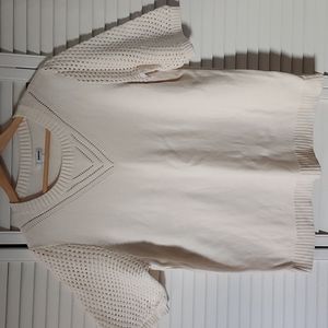 Short sleeve sweater